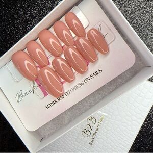 Ready to Ship – Handmade Plain Nude Short Coffin Press-On Nails (Size M)